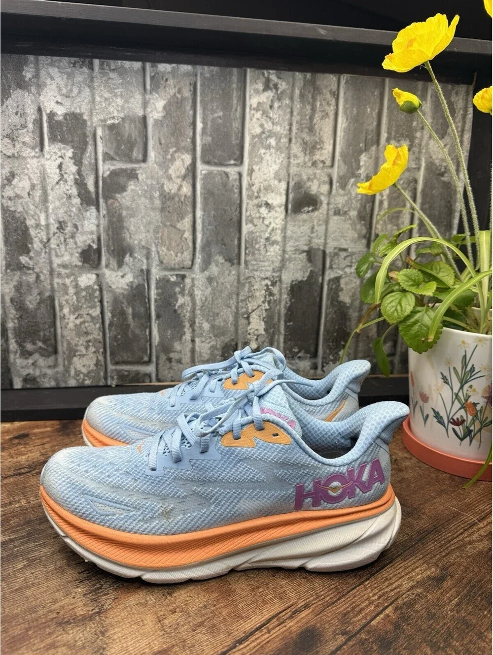 Hoka One One Clifton 9 Women’s Blue/Orange Low Top Lace-Up Logo Mesh 1127896